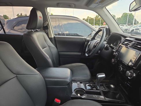 Used 2020 Toyota 4Runner TRD Off-Road Premium w/ Moonroof Package AWD/4WD image 4