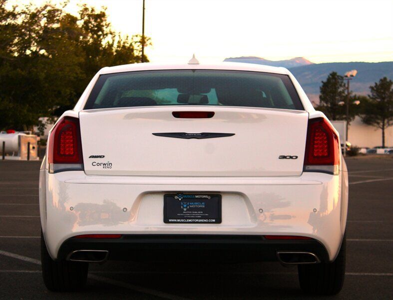 Used 2022 Chrysler 300 Touring L AWD/4WD image 7