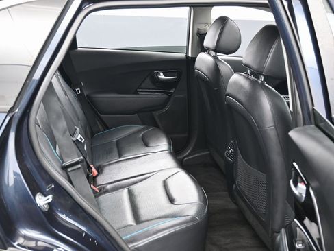 Used 2020 Kia Niro EX Premium image 35