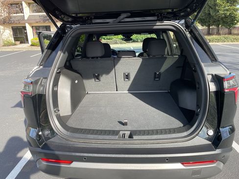 Used 2026 Chevrolet Equinox LT image 32