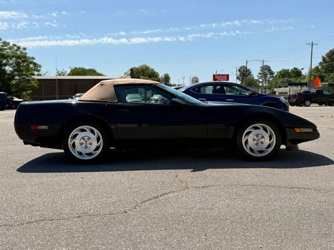 Used 1994 Chevrolet Corvette Convertible RWD image 17