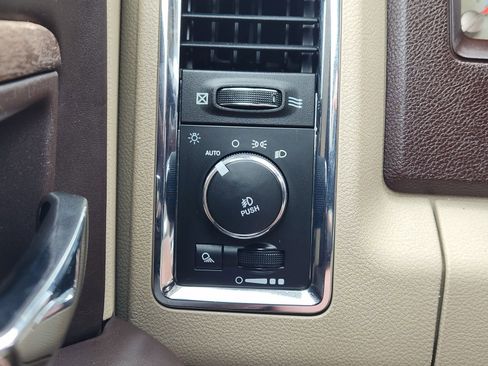 Used 2016 RAM 2500 Longhorn w/ Convenience Group image 25