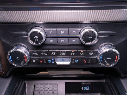 Used 2024 Ford F250 Platinum AWD/4WD image 30