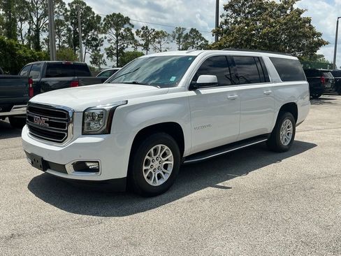 Used 2020 GMC Yukon XL SLT AWD/4WD image 2