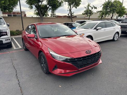 Certified 2022 Hyundai Elantra SEL image 4