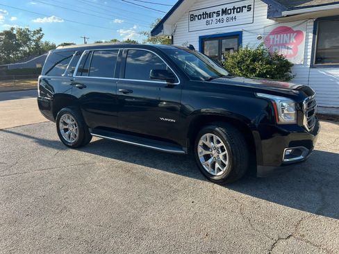 Used 2018 GMC Yukon SLE w/ SLE Value Package AWD/4WD image 2