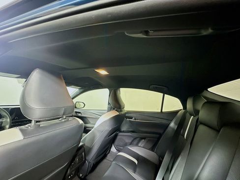 Used 2025 Toyota Camry SE FWD image 13