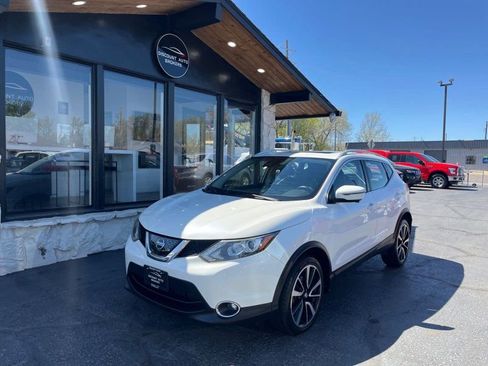Used 2018 Nissan Rogue Sport S image 1