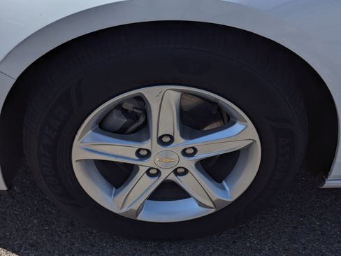 Used 2024 Chevrolet Malibu LT FWD image 7