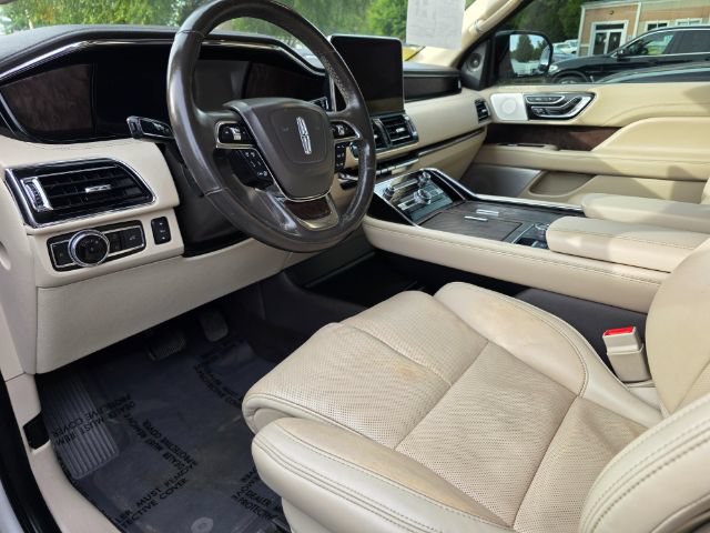 Used 2021 Lincoln Navigator Reserve w/ Luxury Package AWD/4WD image 7