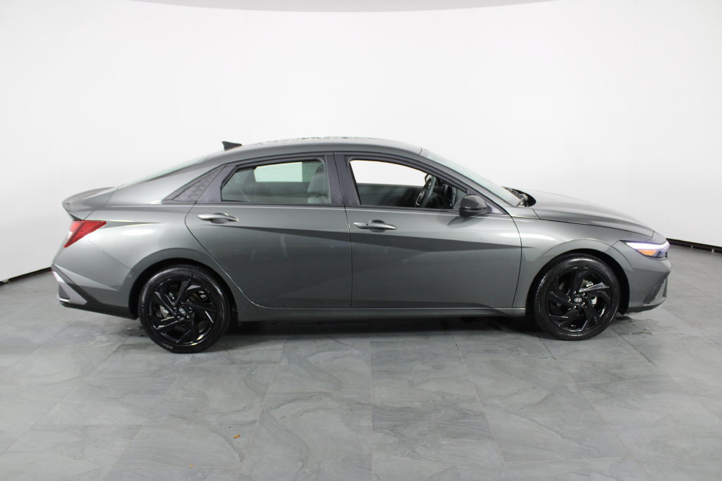Certified 2026 Hyundai Elantra Sport FWD image 12