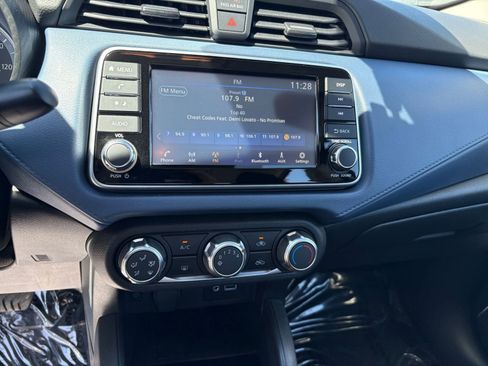 Used 2025 Nissan Versa SV FWD image 20