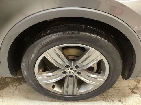 Used 2021 Volkswagen Tiguan SEL image 14