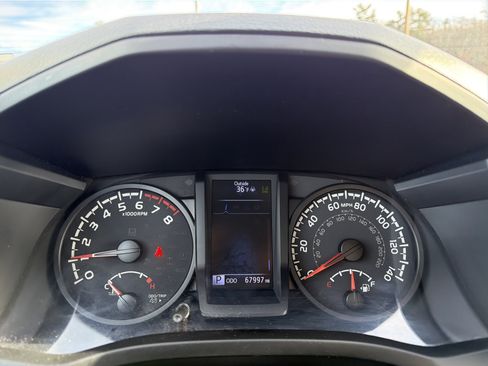 Used 2020 Toyota Tacoma SR image 17