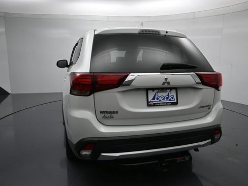 Used 2018 Mitsubishi Outlander SE FWD image 23