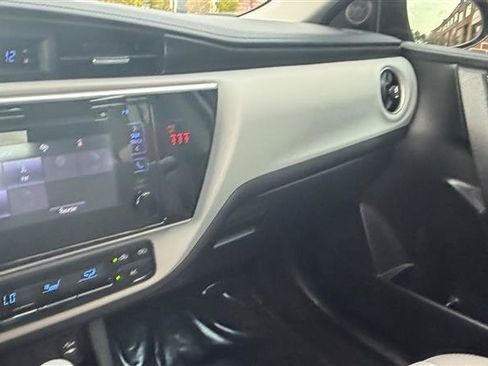 Used 2019 Toyota Corolla LE FWD image 31
