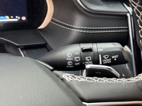 Used 2021 Jeep Grand Cherokee L Laredo w/ Luxury Tech Group I image 18