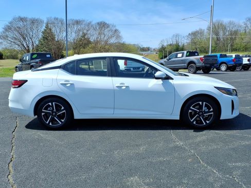 Used 2025 Nissan Sentra SV image 8