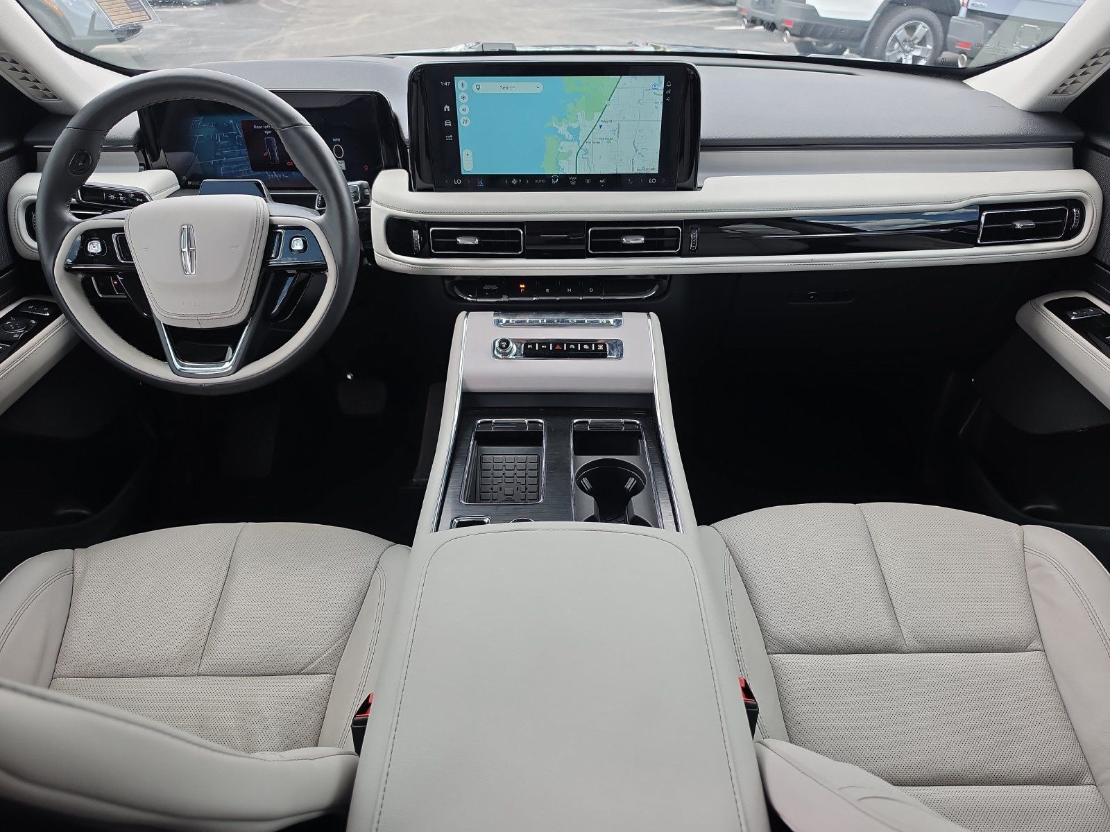 Used 2025 Lincoln Aviator Reserve w/ Jet Appearance Package AWD/4WD image 9