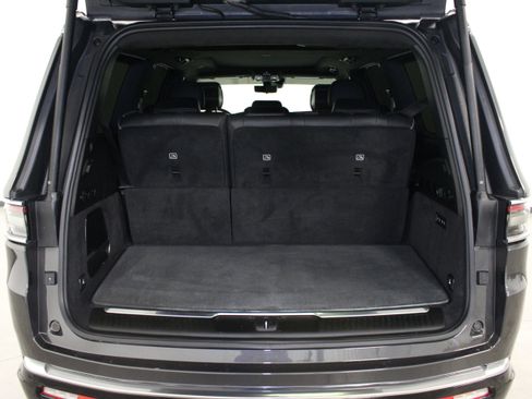 Used 2022 Jeep Grand Wagoneer Series II w/ Flexible Seating Group AWD/4WD image 14