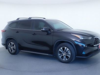 Used 2024 Toyota Highlander XLE