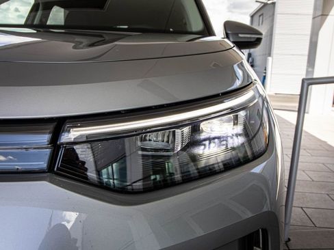 New 2026 Volkswagen Tiguan S FWD image 6