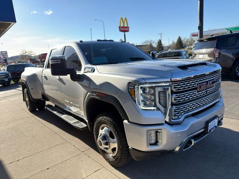 Used 2021 GMC Sierra 3500 Denali w/ Denali Ultimate Package image 4