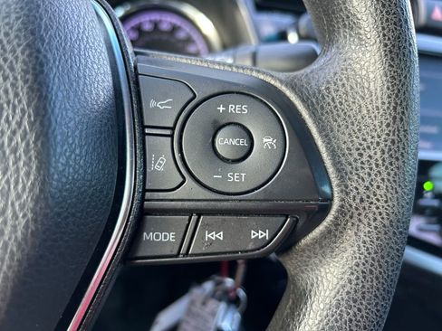 Used 2020 Toyota Camry LE FWD image 19