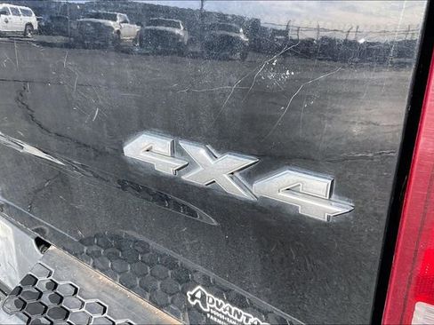 Used 2020 RAM 1500 Classic SLT w/ Luxury Group image 33