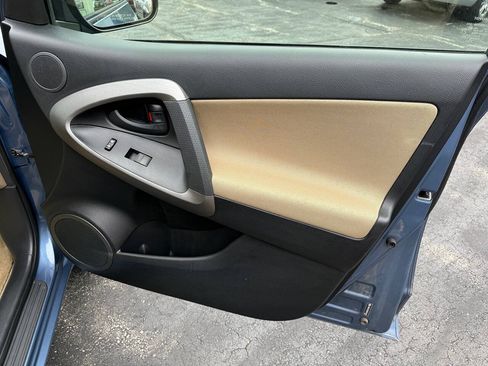 Used 2011 Toyota RAV4 4WD image 30