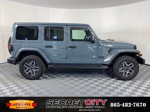 New 2026 Jeep Wrangler Unlimited Sahara AWD/4WD image 8