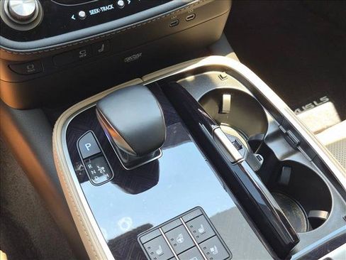 Used 2024 Lexus LS 500 w/ Interior Upgrade Package RWD image 12