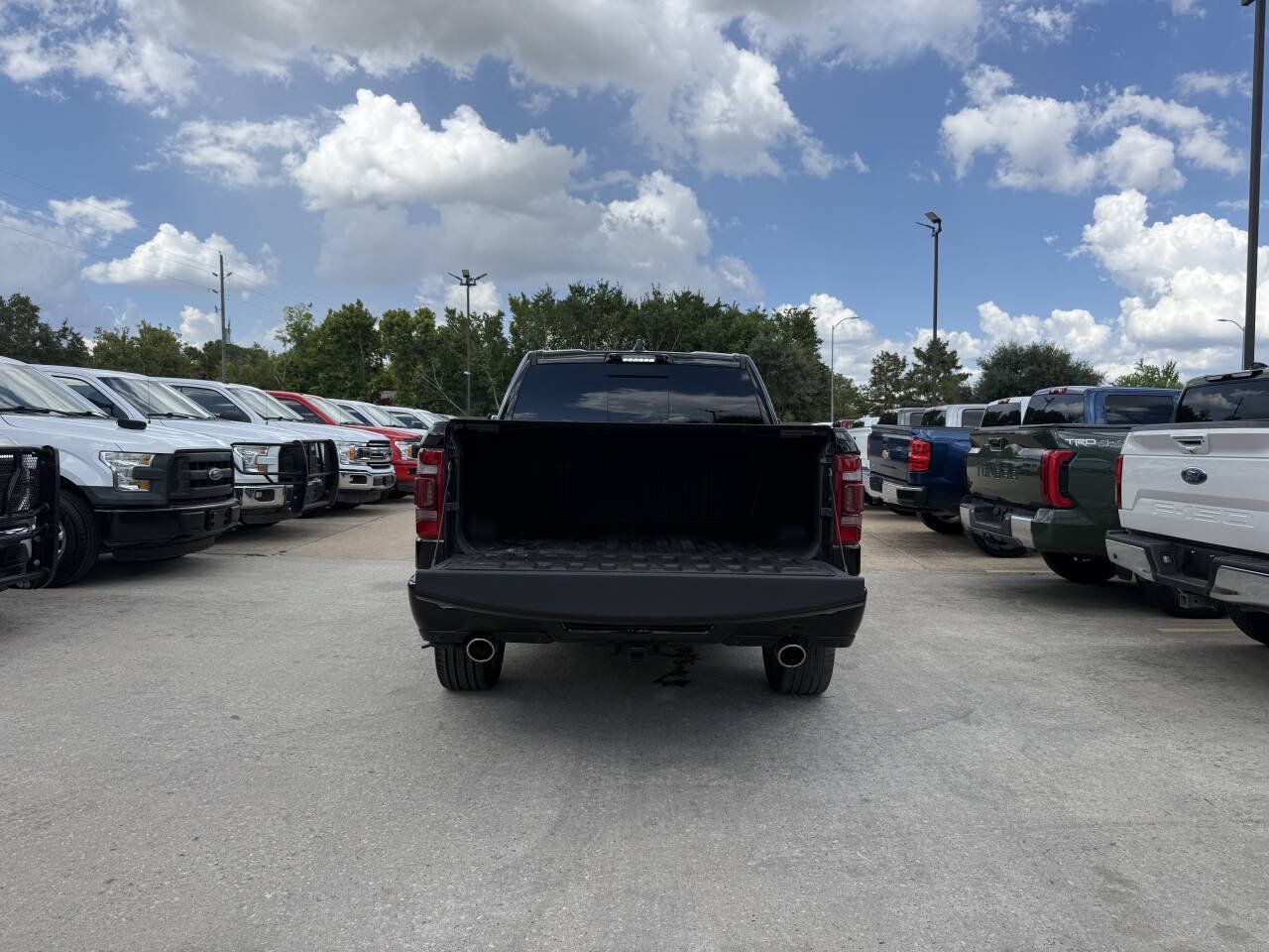 Used 2024 RAM 1500 Limited AWD/4WD image 38