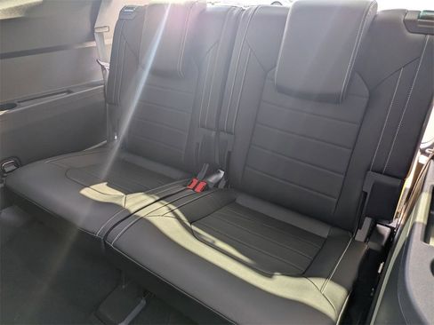 New 2025 Volkswagen Atlas SEL image 30