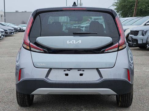 Used 2025 Kia Soul LX w/ LX Technology Package image 5