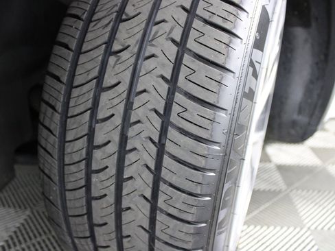 Used 2021 Tesla Model Y Long Range image 35