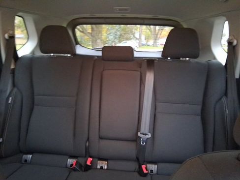 Used 2024 Nissan Rogue S image 13