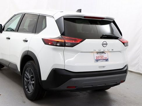 Used 2023 Nissan Rogue S image 7