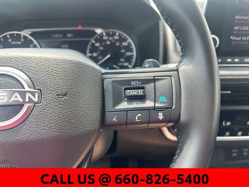 Used 2025 Nissan Rogue SV FWD image 13