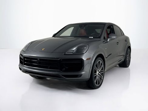Used 2022 Porsche Cayenne Turbo S image 1