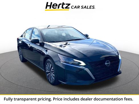 Used 2025 Nissan Altima 2.5 SV FWD image 1