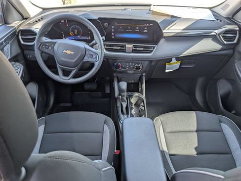 New 2026 Chevrolet TrailBlazer LS w/ LS Convenience Package FWD image 5