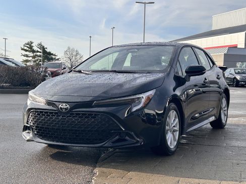 Used 2024 Toyota Corolla SE image 3