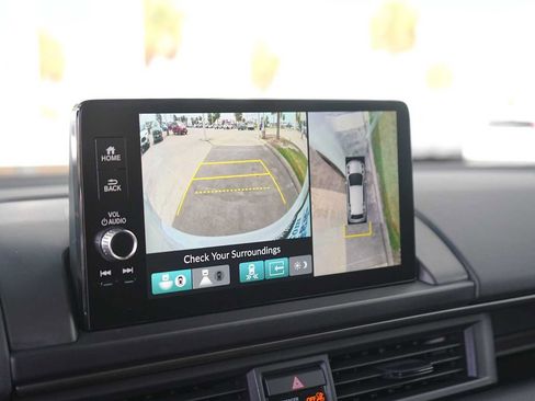 Used 2025 Honda Pilot TrailSport image 22