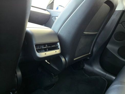 Used 2020 Tesla Model Y Long Range AWD/4WD image 38