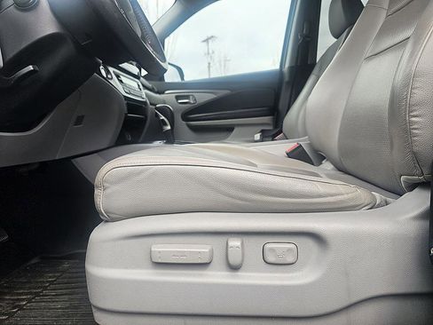 Used 2017 Honda Ridgeline RTL-T image 13