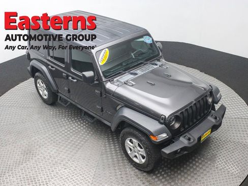 Used 2019 Jeep Wrangler Unlimited Sport S image 3