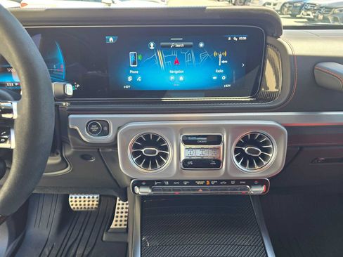 Used 2025 Mercedes-Benz G 63 AMG 4MATIC image 32