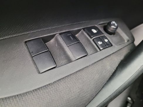 Used 2023 Toyota Corolla LE image 27