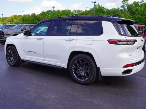Used 2024 Jeep Grand Cherokee L Summit AWD/4WD image 10